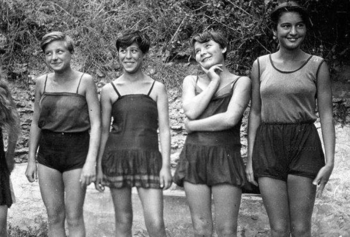 Красивые советские девушки в трусиках 63 фото